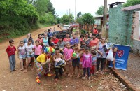 Entrega de brinquedos marca o Dia das Crianças