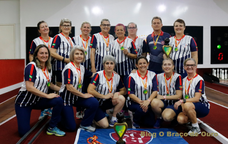 Equipe Master feminina de Bolão conquista 3º lugar em campeonato